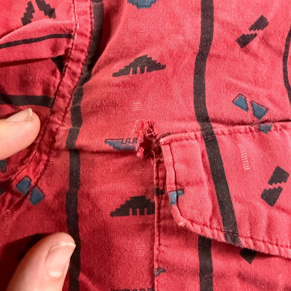 VTG Wrangler Xlong Tails Shirt Men 16.5-34 Red Southwestern Geometric Distressed - Picture 4 of 10